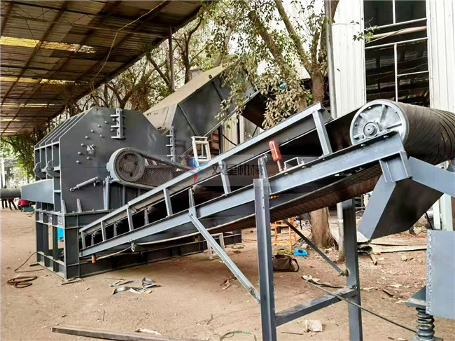 廢鋁破碎機(jī)生產(chǎn)線上?？蛻粼O(shè)備現(xiàn)場(chǎng)實(shí)拍