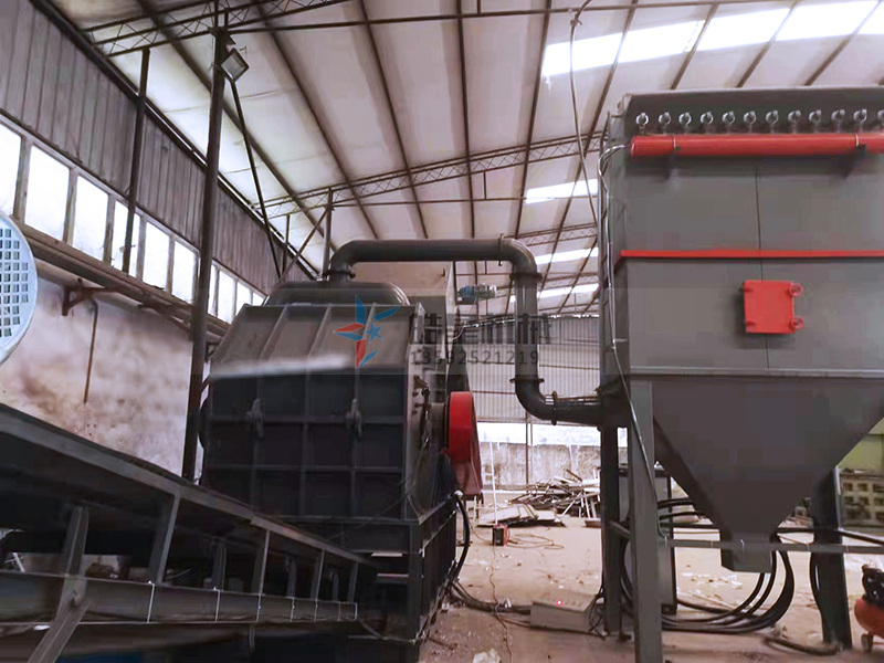 斷橋鋁破碎機(jī)設(shè)備現(xiàn)場(chǎng)