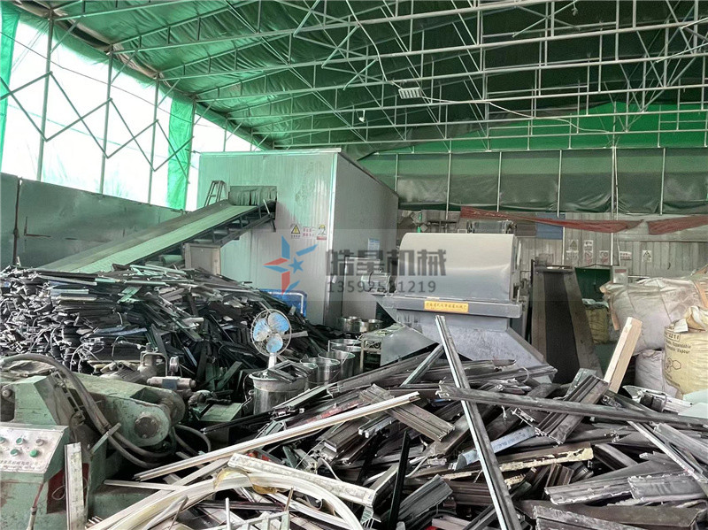 廢鋁破碎機成套設(shè)備破碎