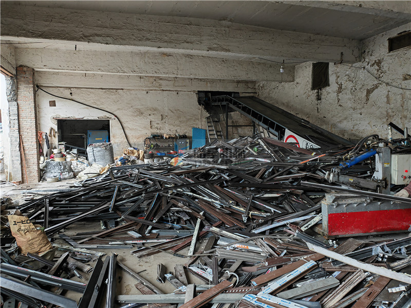 廢鋼破碎機(jī)生產(chǎn)線都會加工哪些設(shè)備